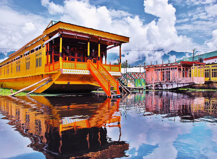 Kashmir Houseboat