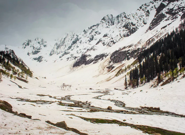 Thajiwas Glacier