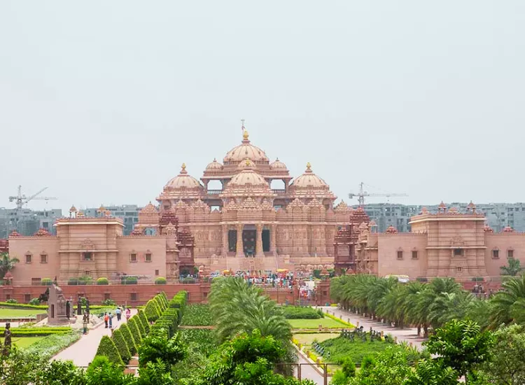 Akshardham Temple - Largest Hindu Temples in the World